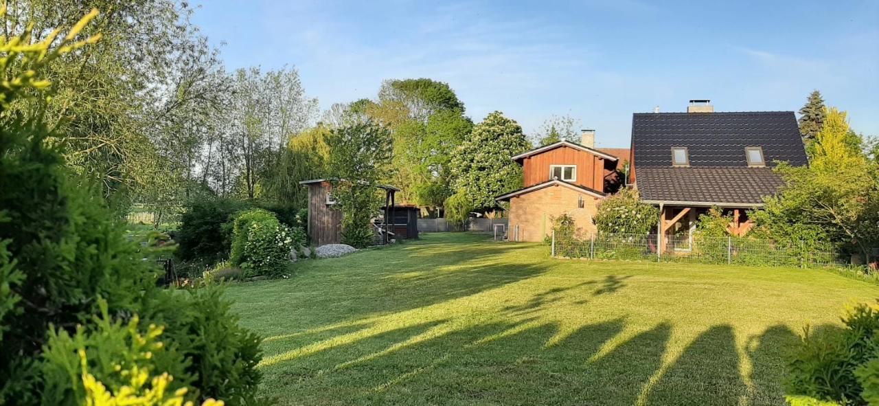 Ferienhaus Flotte Biene In Buggow Rubkow Eksteriør bilde